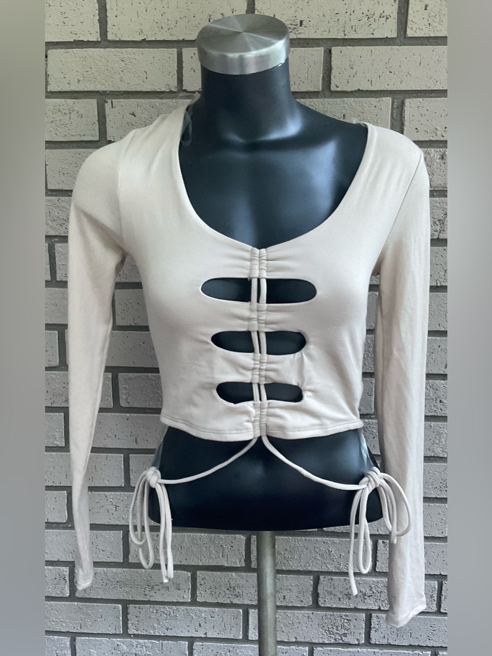 Women's Long Sleeve Cropped Top in Light Cream
